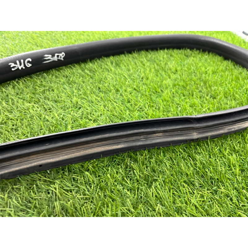 Уплотнитель проема двери (кузов и элементы) Renault Megane 3 2011 1,5 dCi (K9K837) 769240015R