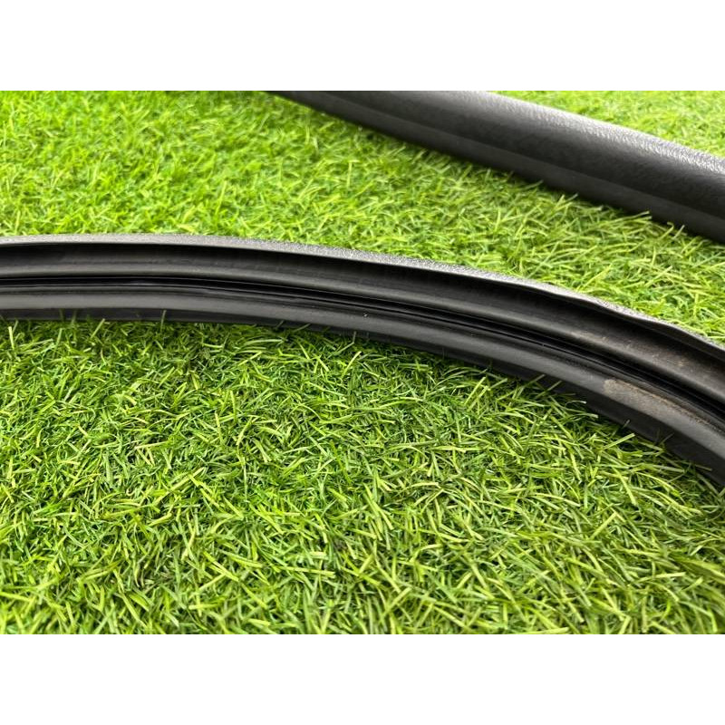 Уплотнитель проема двери (кузов и элементы) Renault Megane 3 2011 1,5 dCi (K9K837) 769240015R