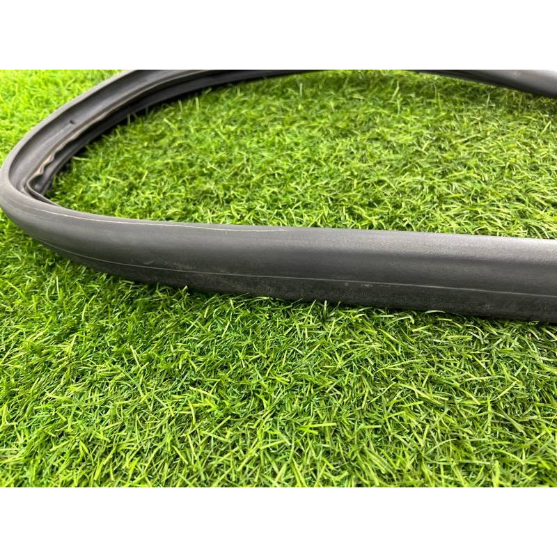 Уплотнитель проема двери (кузов и элементы) Renault Megane 3 2011 1,5 dCi (K9K837) 769240015R