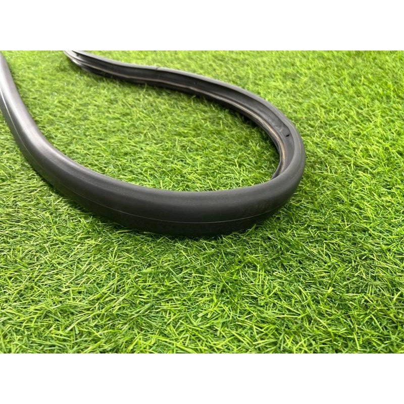 Уплотнитель проема двери (кузов и элементы) Renault Megane 3 2011 1,5 dCi (K9K837) 769240015R