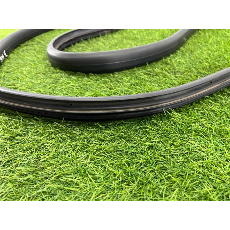 Уплотнитель проема двери (кузов и элементы) Renault Megane 3 2011 1,5 dCi (K9K837) 769240015R