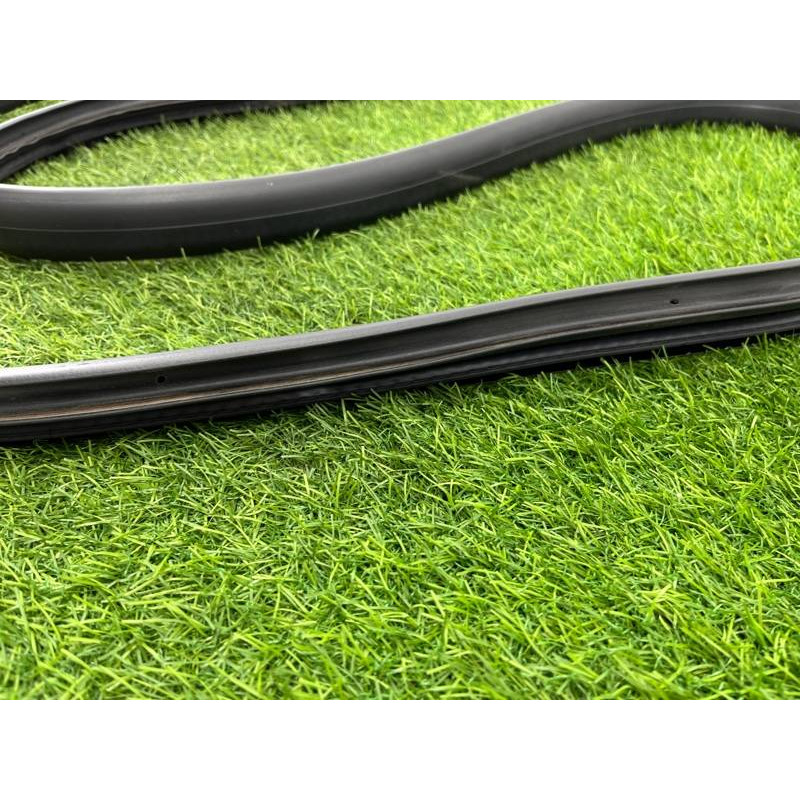 Уплотнитель проема двери (кузов и элементы) Renault Megane 3 2011 1,5 dCi (K9K837) 769240015R