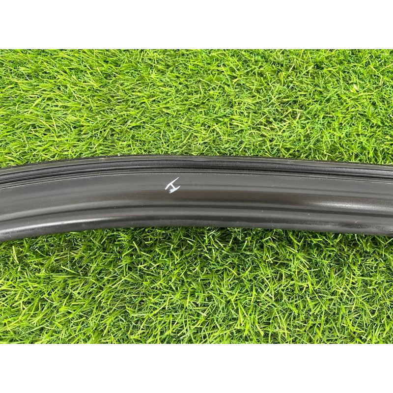 Уплотнитель проема двери (кузов и элементы) Jeep Compass MP 2018 2.4 68242109AB