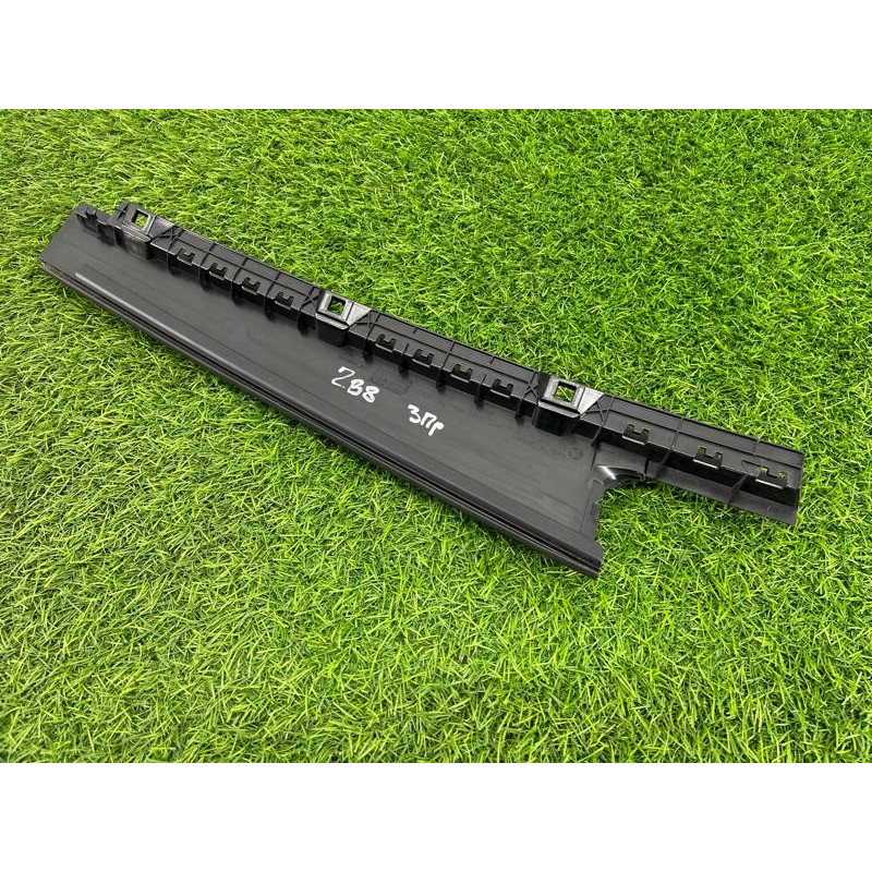 Накладка двери боковая (кузов и элементы) Volkswagen Passat B8 2016 2.0 tdi 3g0839902t