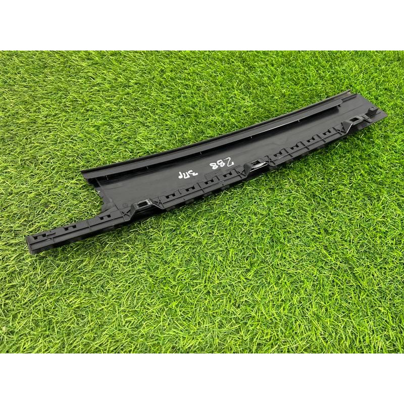 Накладка двери боковая (кузов и элементы) Volkswagen Passat B8 2016 2.0 tdi 3g0839902t