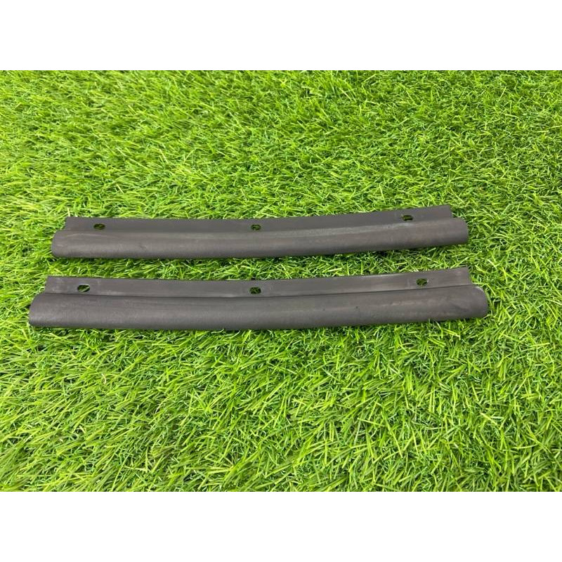 Уплотнитель капота (кузов и элементы) Volkswagen Passat B8 2016 2.0 tdi 3G0823709