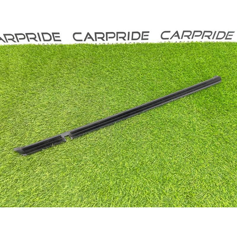 Молдинг стекла внутренний (наружные элементы кузова) Volkswagen Passat B8 2016 2.0 tdi 3G9839480