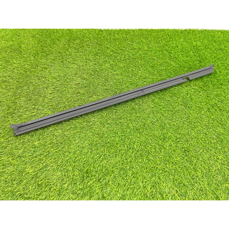 Молдинг стекла внутренний (наружные элементы кузова) Volkswagen Passat B8 2016 2.0 tdi 3G9839480