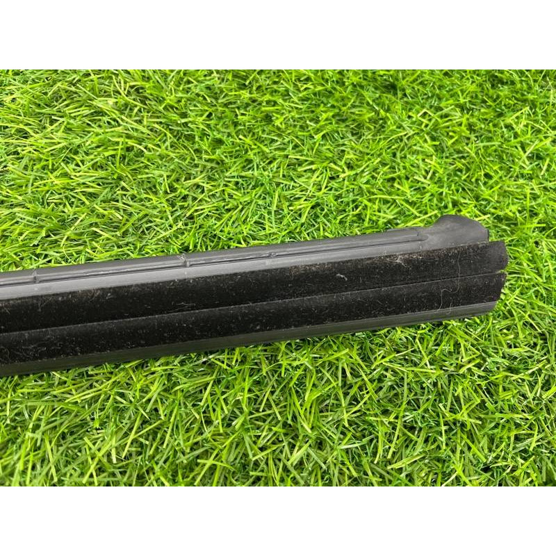 Молдинг стекла внутренний (наружные элементы кузова) Volkswagen Passat B8 2016 2.0 tdi 3G9839480