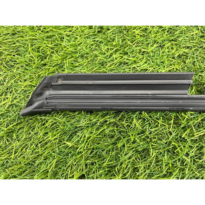 Молдинг стекла внутренний (наружные элементы кузова) Volkswagen Passat B8 2016 2.0 tdi 3G9839480