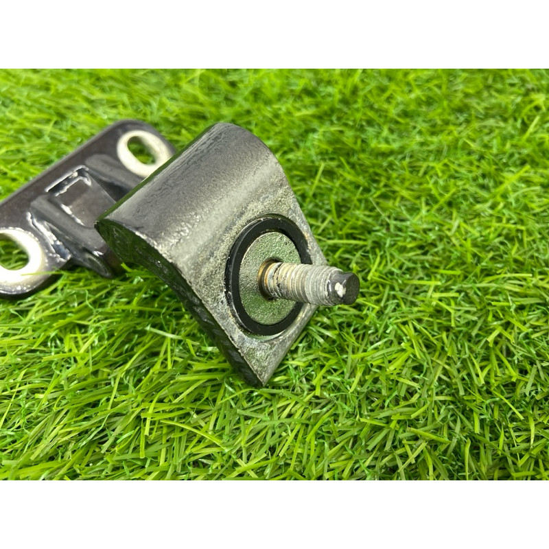 Петля багажника (кузов и элементы) Volkswagen Passat B8 2016 2.0 tdi 8V3827299B