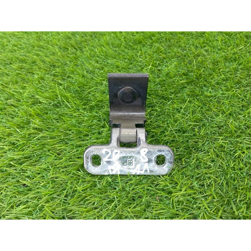 Петля багажника (кузов и элементы) Volkswagen Passat B8 2016 2.0 tdi 8V3827299B