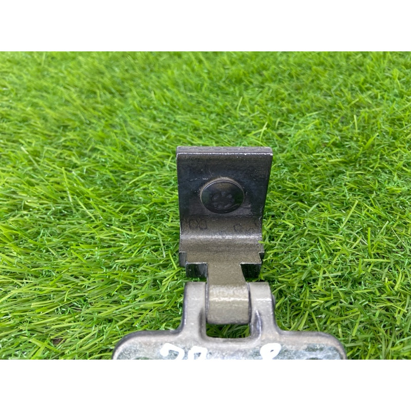 Петля багажника (кузов и элементы) Volkswagen Passat B8 2016 2.0 tdi 8V3827299B