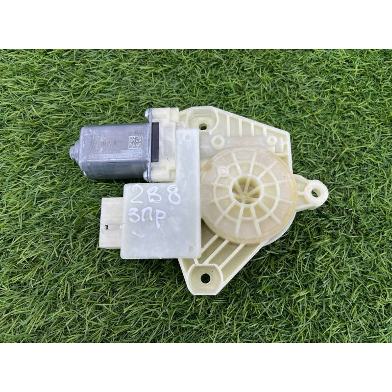 Мотор стеклоподъемника (электрика) Volkswagen Passat B8 2016 2.0 tdi 5Q4959811E