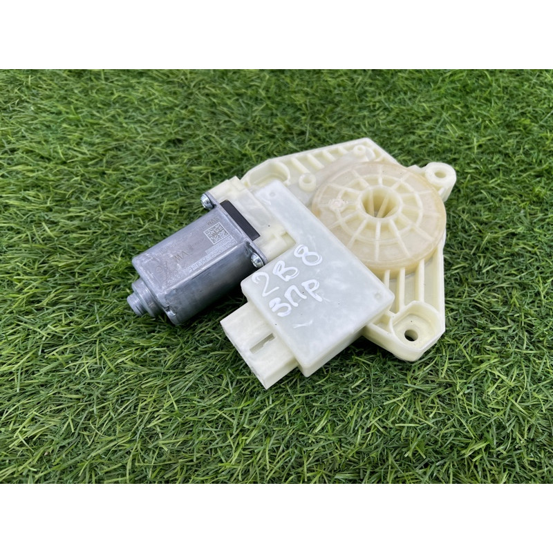 Мотор стеклоподъемника (электрика) Volkswagen Passat B8 2016 2.0 tdi 5Q4959811E