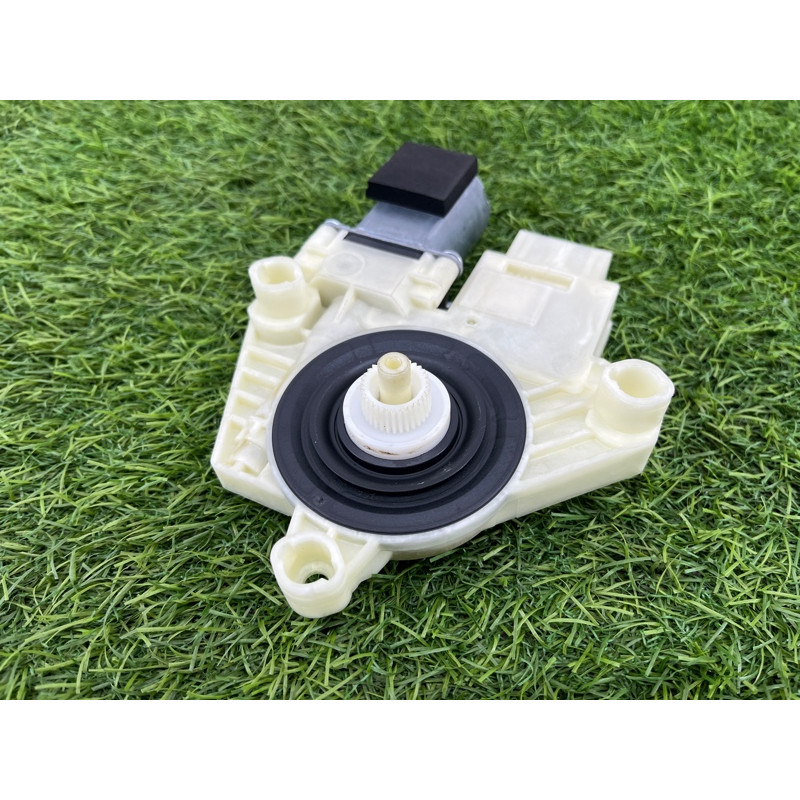 Мотор стеклоподъемника (электрика) Volkswagen Passat B8 2016 2.0 tdi 5Q4959811E