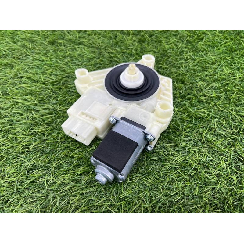 Мотор стеклоподъемника (электрика) Volkswagen Passat B8 2016 2.0 tdi 5Q4959811E