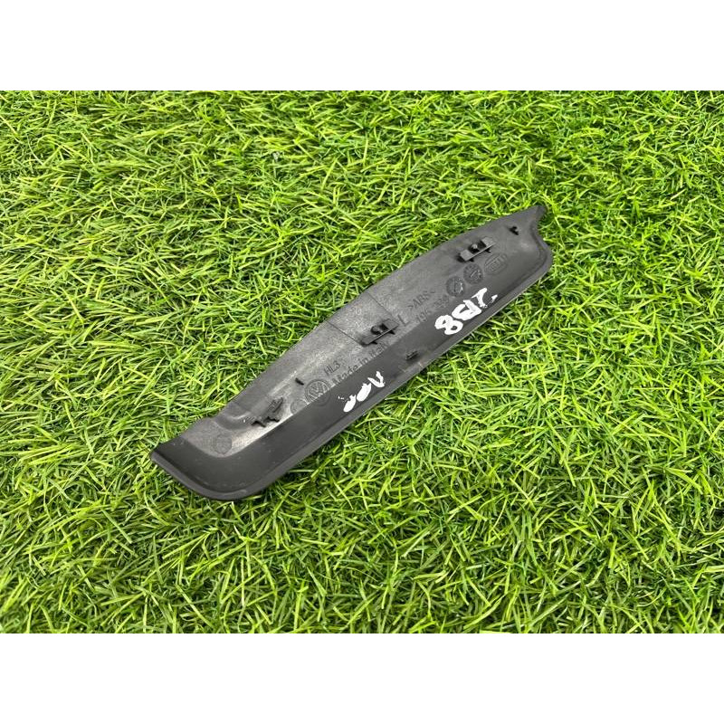 Накладка фонаря заднего (кузов и элементы) Volkswagen Passat B8 2016 2.0 tdi 3G9945309A