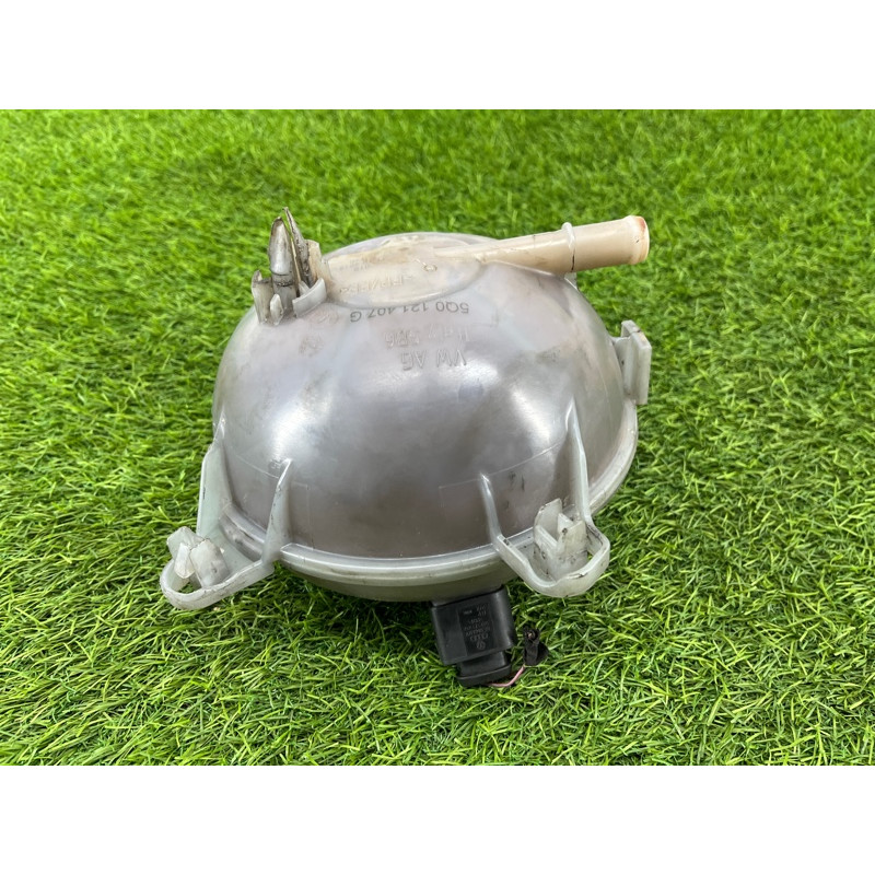 Бачок расширительный (система охлаждения) Volkswagen Passat B8 2016 2.0 tdi 5Q0121407T