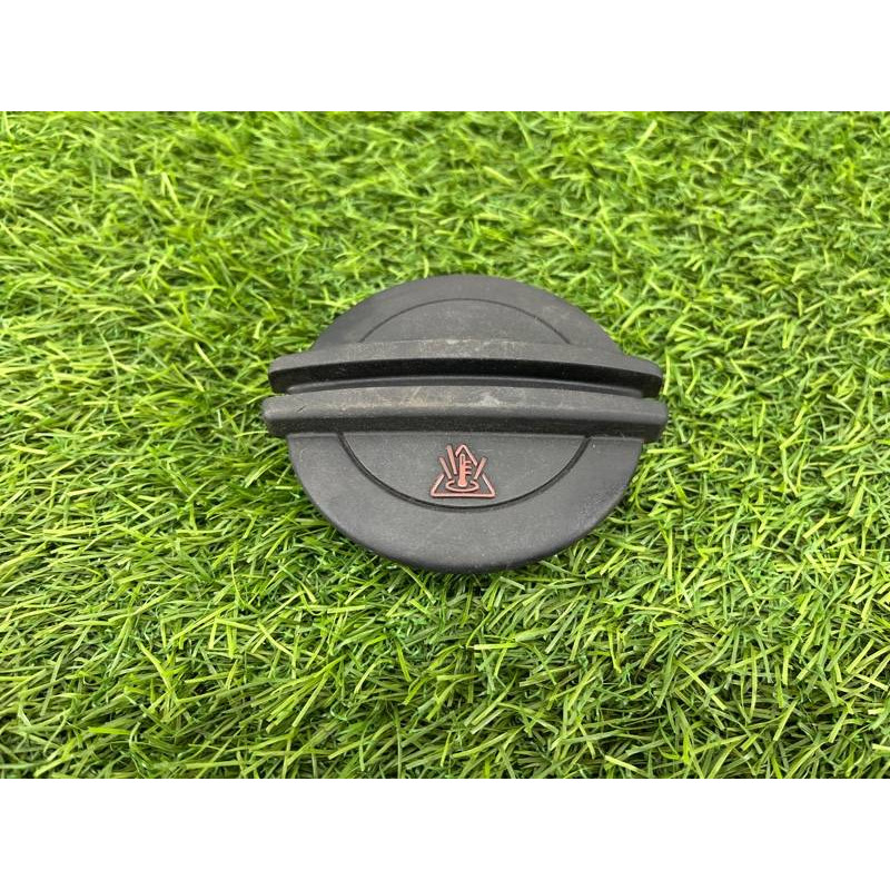 Крышка расширительного бачка (система охлаждения) Volkswagen Passat B8 2016 2.0 tdi 2Q0121321A