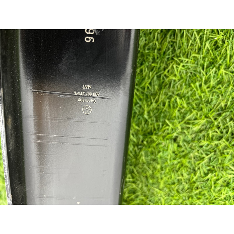 Усилитель бампера (наружные элементы кузова) Volkswagen Passat B8 2016 2.0 tdi 3G0807305E