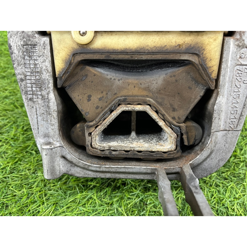 Подушка двигателя (двигатель и элементы) Volkswagen Passat B8 2016 2.0 tdi 5Q0199262BJ