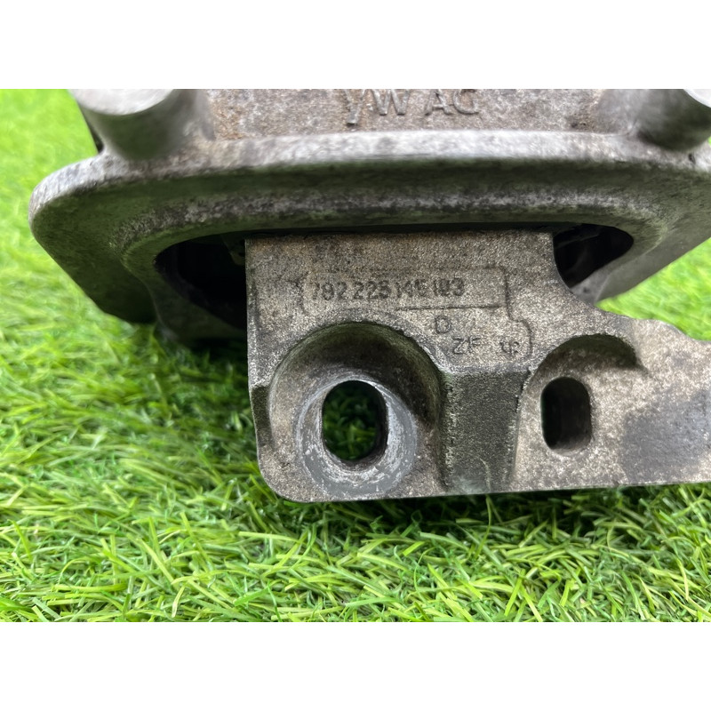 Подушка двигателя (двигатель и элементы) Volkswagen Passat B8 2016 2.0 tdi 5Q0199262BJ