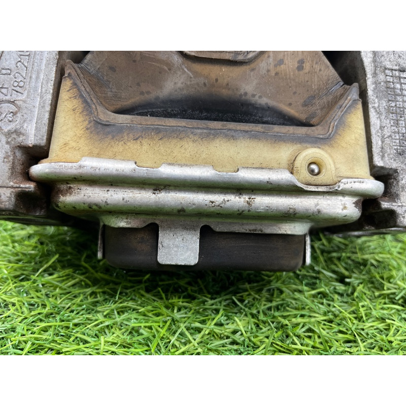 Подушка двигателя (двигатель и элементы) Volkswagen Passat B8 2016 2.0 tdi 5Q0199262BJ