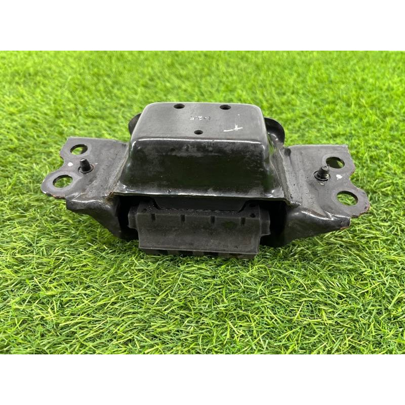 Подушка двигателя (двигатель и элементы) Volkswagen Passat B8 2016 2.0 tdi 5Q0199555BJ