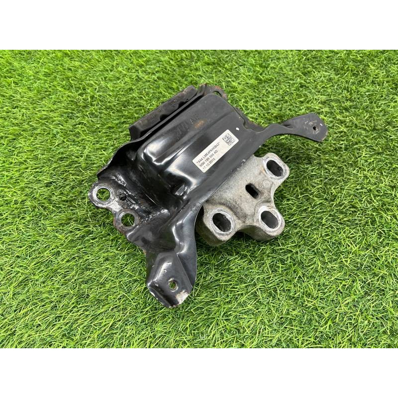 Подушка двигателя (двигатель и элементы) Volkswagen Passat B8 2016 2.0 tdi 5Q0199555BJ