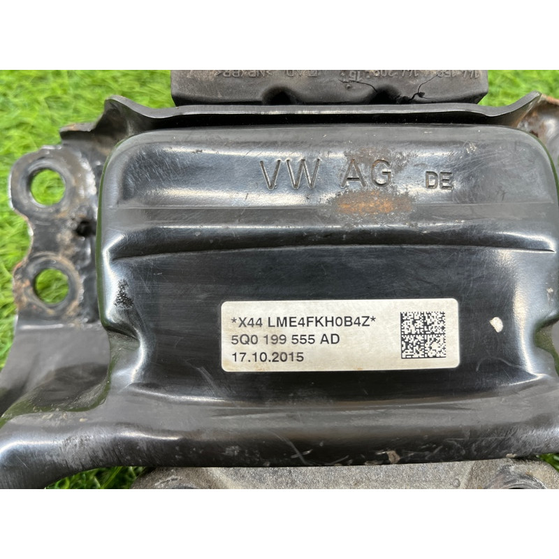 Подушка двигателя (двигатель и элементы) Volkswagen Passat B8 2016 2.0 tdi 5Q0199555BJ