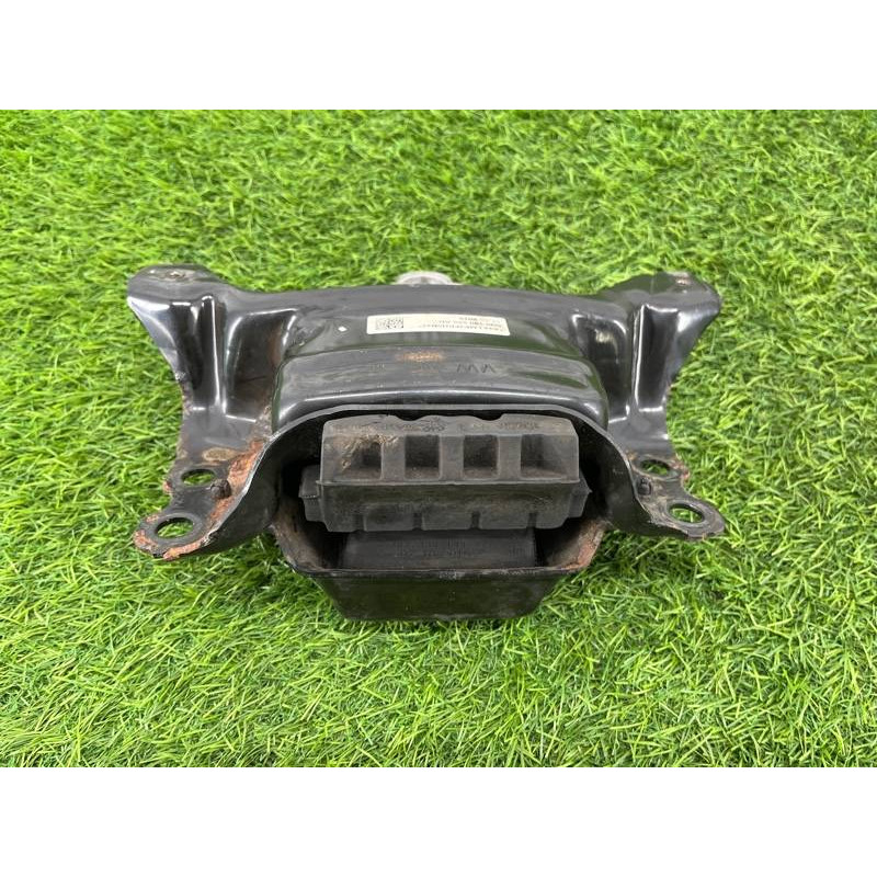 Подушка двигателя (двигатель и элементы) Volkswagen Passat B8 2016 2.0 tdi 5Q0199555BJ