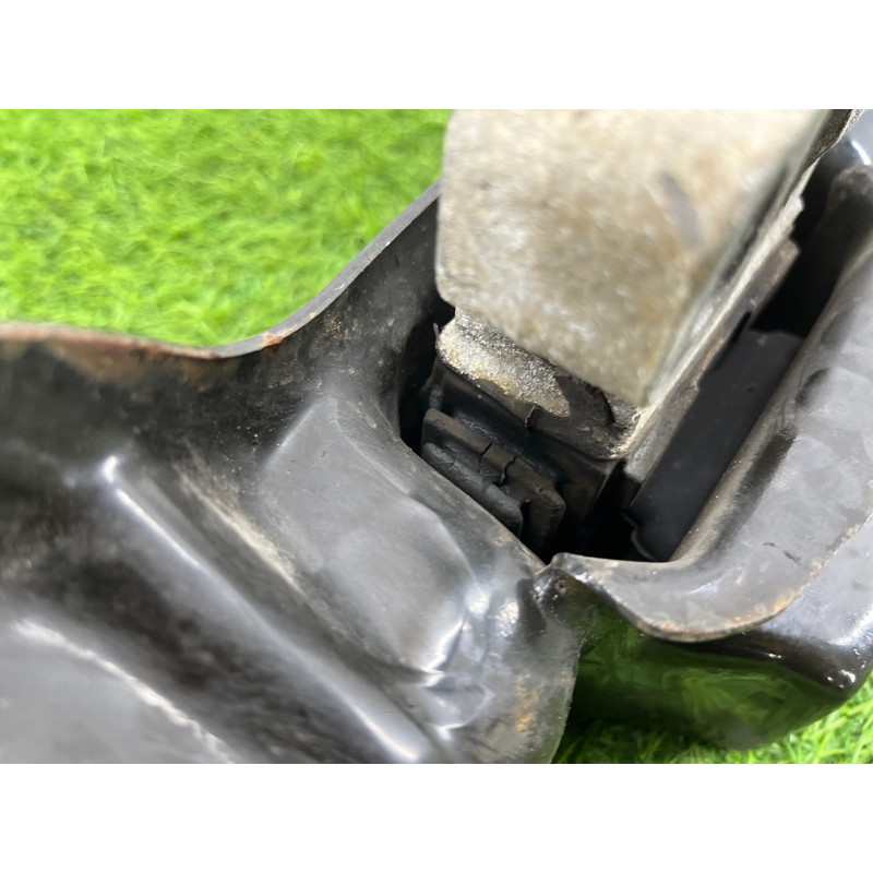 Подушка двигателя (двигатель и элементы) Volkswagen Passat B8 2016 2.0 tdi 5Q0199555BJ