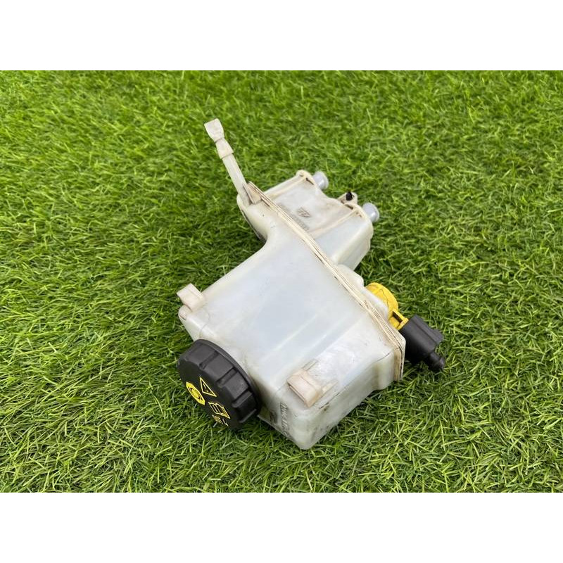 Бачок тормозной жидкости (тормозная система) Volkswagen Passat B8 2016 2.0 tdi 5Q2611301C