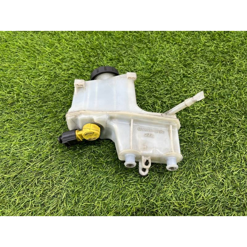 Бачок тормозной жидкости (тормозная система) Volkswagen Passat B8 2016 2.0 tdi 5Q2611301C