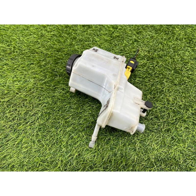 Бачок тормозной жидкости (тормозная система) Volkswagen Passat B8 2016 2.0 tdi 5Q2611301C