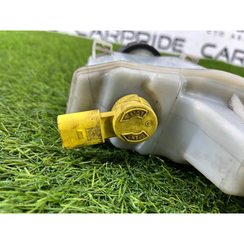 Бачок тормозной жидкости (тормозная система) Volkswagen Passat B8 2016 2.0 tdi 5Q2611301C