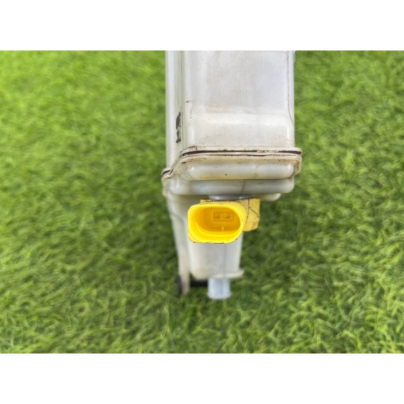 Бачок тормозной жидкости (тормозная система) Volkswagen Passat B8 2016 2.0 tdi 5Q2611301C