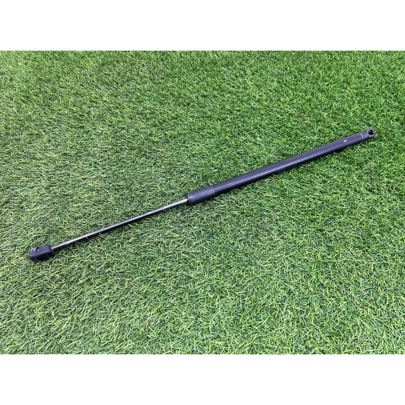 Амортизатор багажника (кузов и элементы) Volkswagen Passat B8 2016 2.0 tdi 3G9827550B