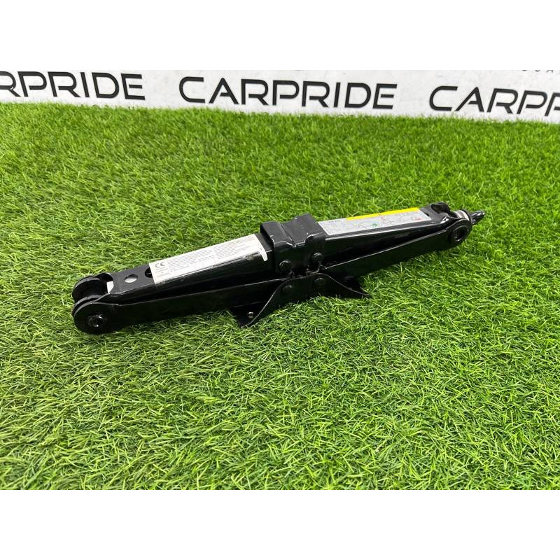 Домкрат (аксессуары) Volkswagen Passat B8 2016 2.0 tdi 3Q0011031A