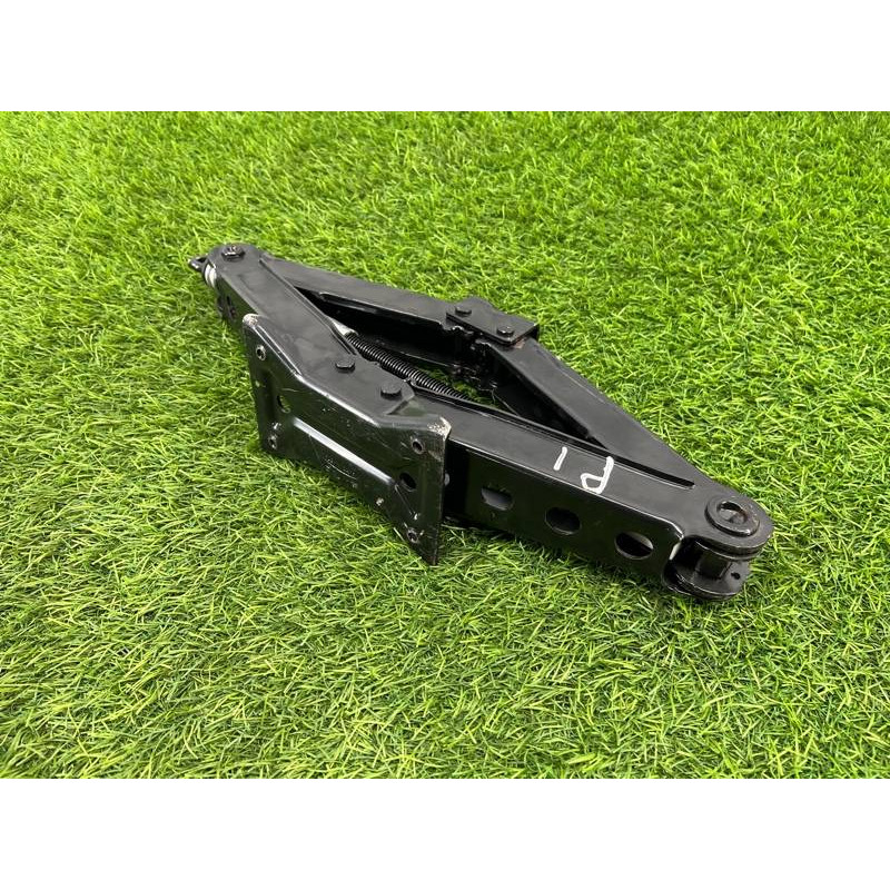 Домкрат (аксессуары) Volkswagen Passat B8 2016 2.0 tdi 3Q0011031A