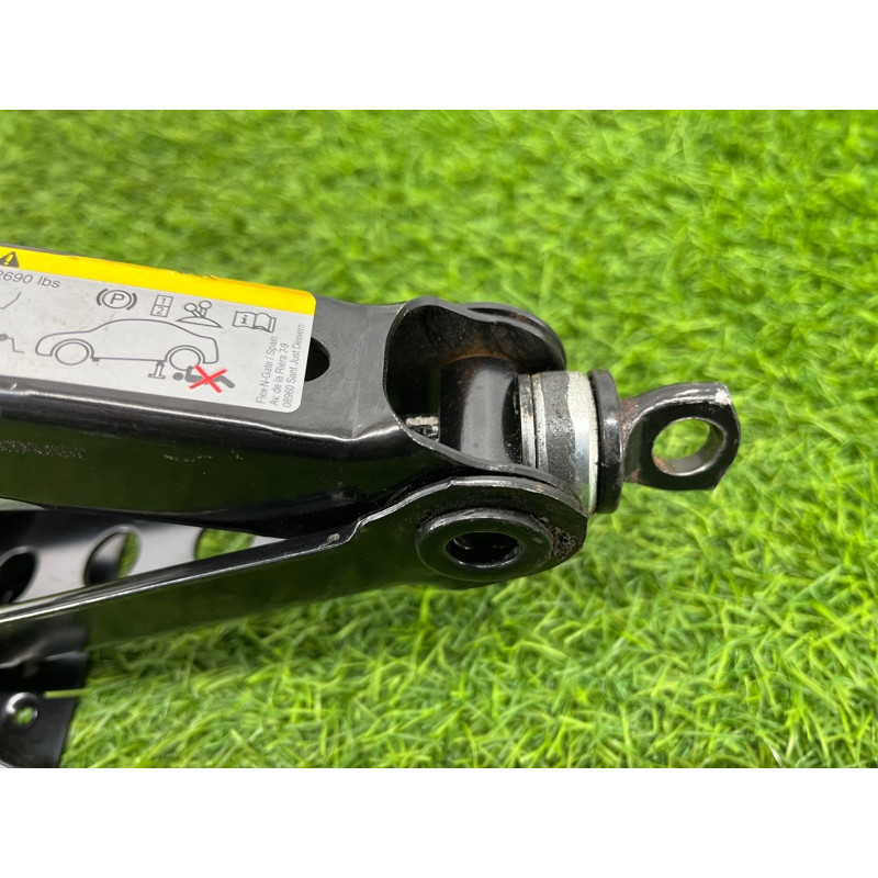 Домкрат (аксессуары) Volkswagen Passat B8 2016 2.0 tdi 3Q0011031A