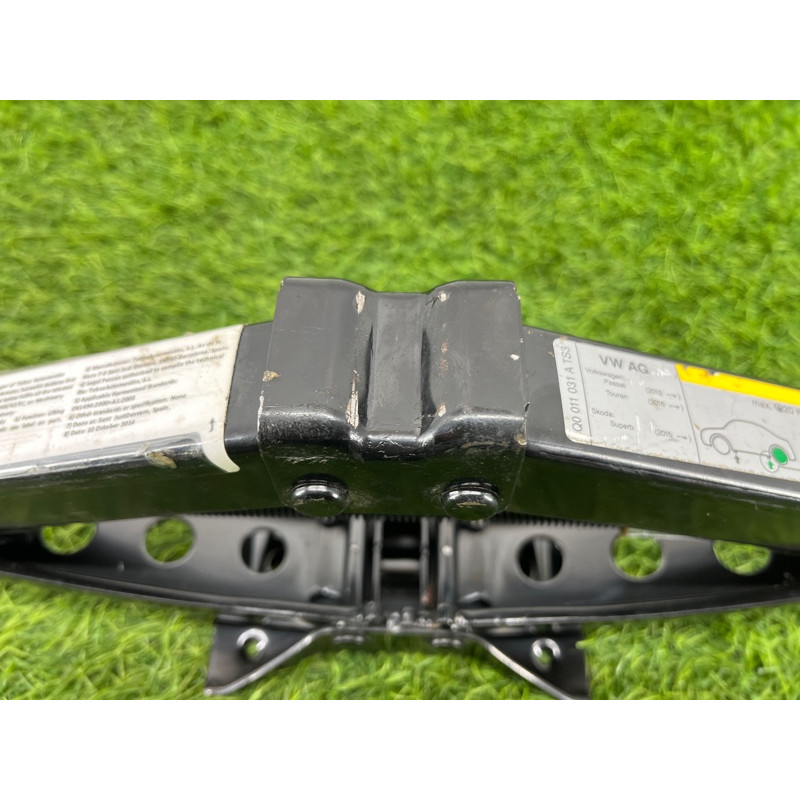 Домкрат (аксессуары) Volkswagen Passat B8 2016 2.0 tdi 3Q0011031A