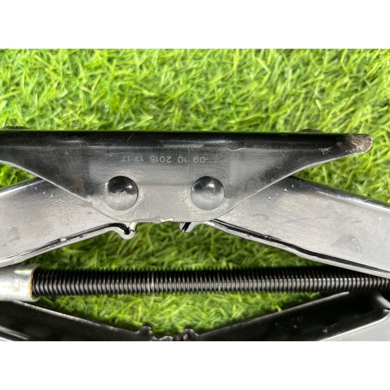 Домкрат (аксессуары) Volkswagen Passat B8 2016 2.0 tdi 3Q0011031A