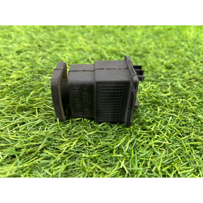 Крепление радиатора (кузов и элементы) Volkswagen Amarok 2H 2012 2.0 7h0121276c