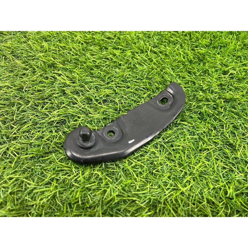 Крепление амортизатора багажника (кузов и элементы) Volkswagen Passat B8 2016 2.0 tdi 3g9827427