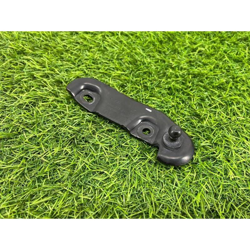 Крепление амортизатора багажника (кузов и элементы) Volkswagen Passat B8 2016 2.0 tdi 3g9827427