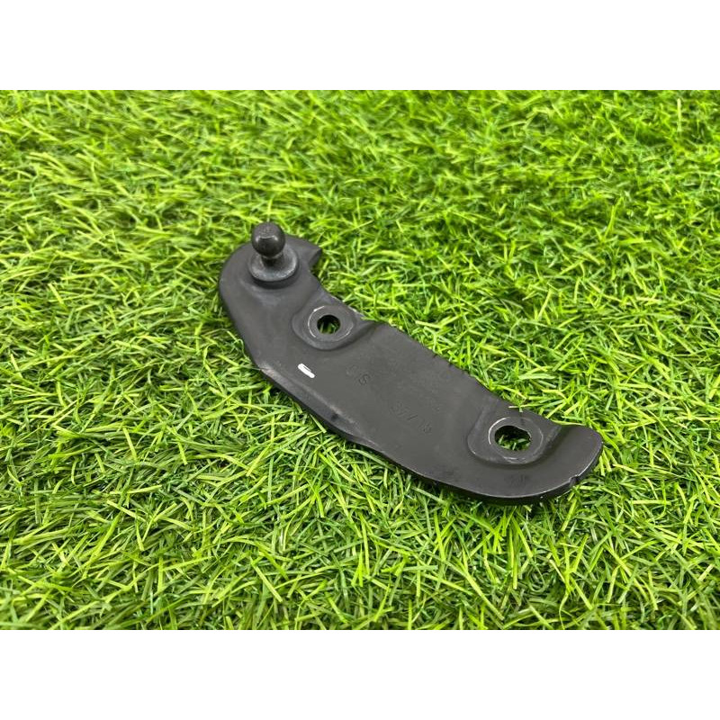 Крепление амортизатора багажника (кузов и элементы) Volkswagen Passat B8 2016 2.0 tdi 3g9827427