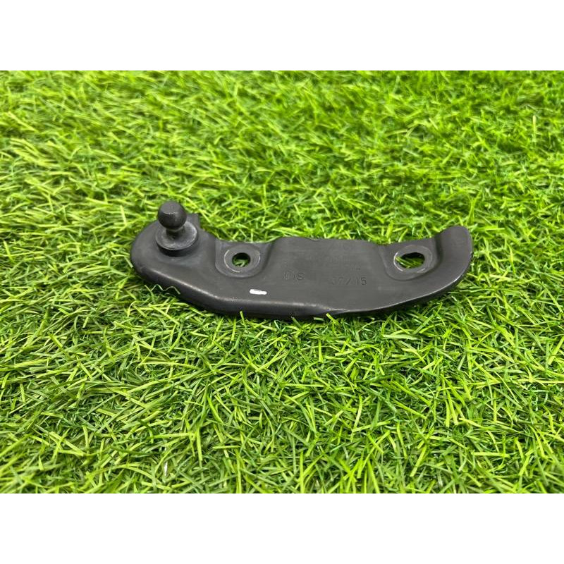 Крепление амортизатора багажника (кузов и элементы) Volkswagen Passat B8 2016 2.0 tdi 3g9827427