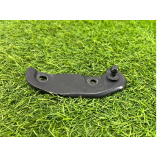 Крепление амортизатора багажника